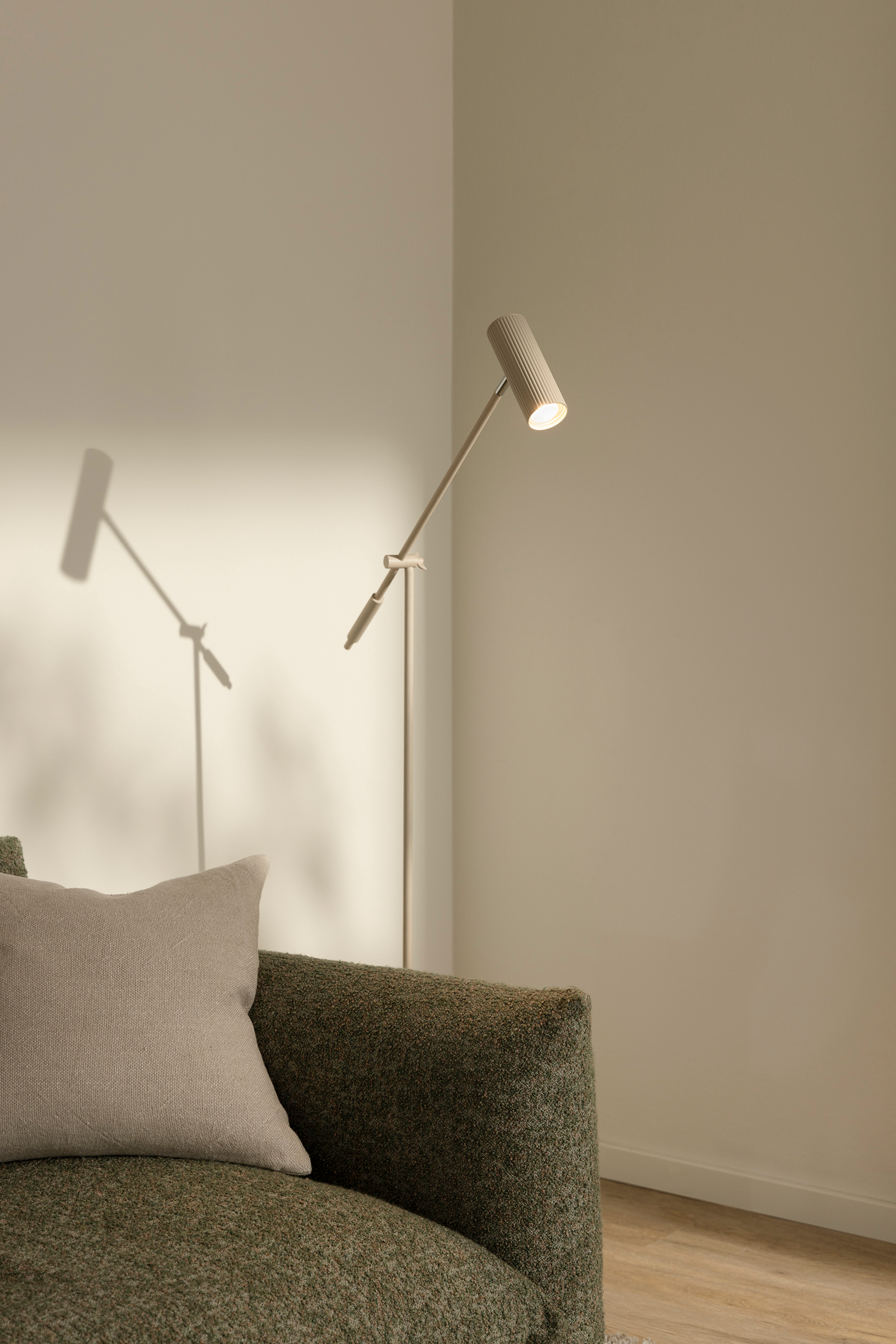 Floor lamp Hubble Read