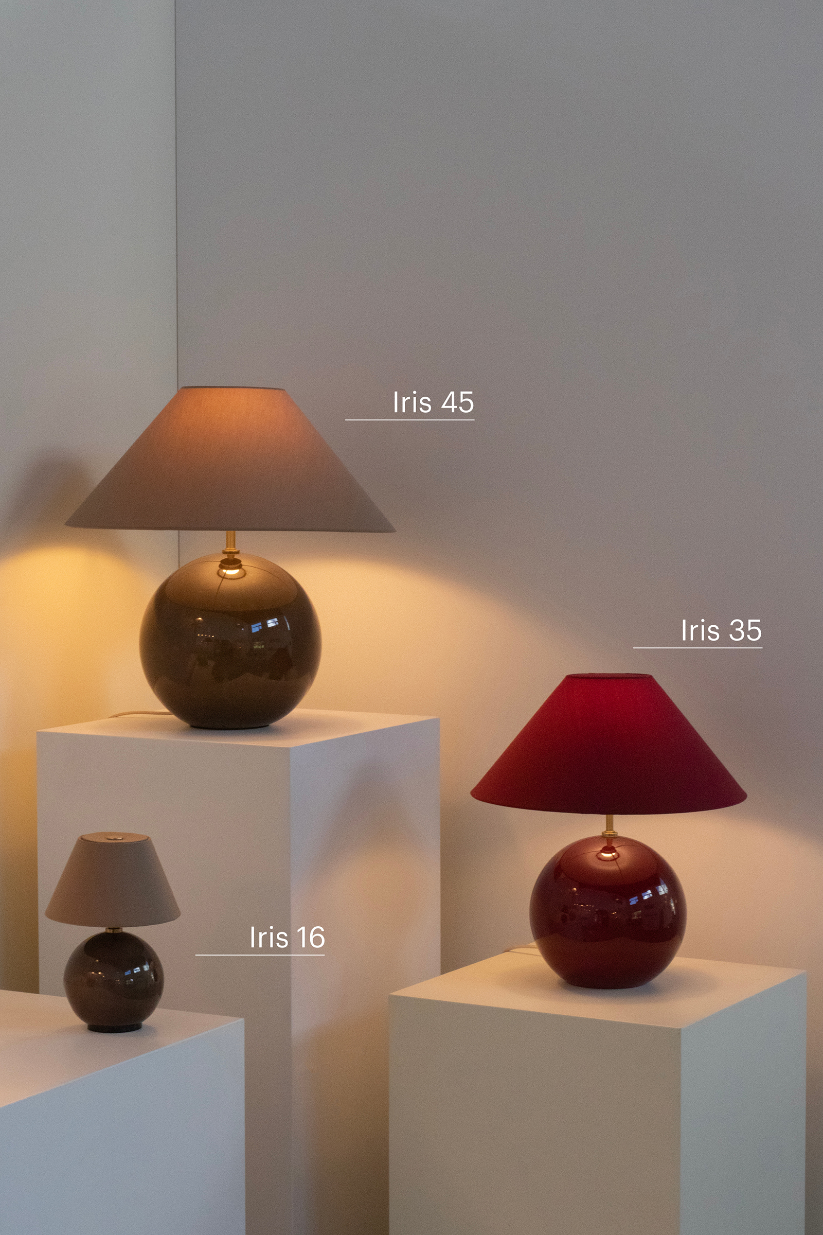 Table lamp Iris 45
