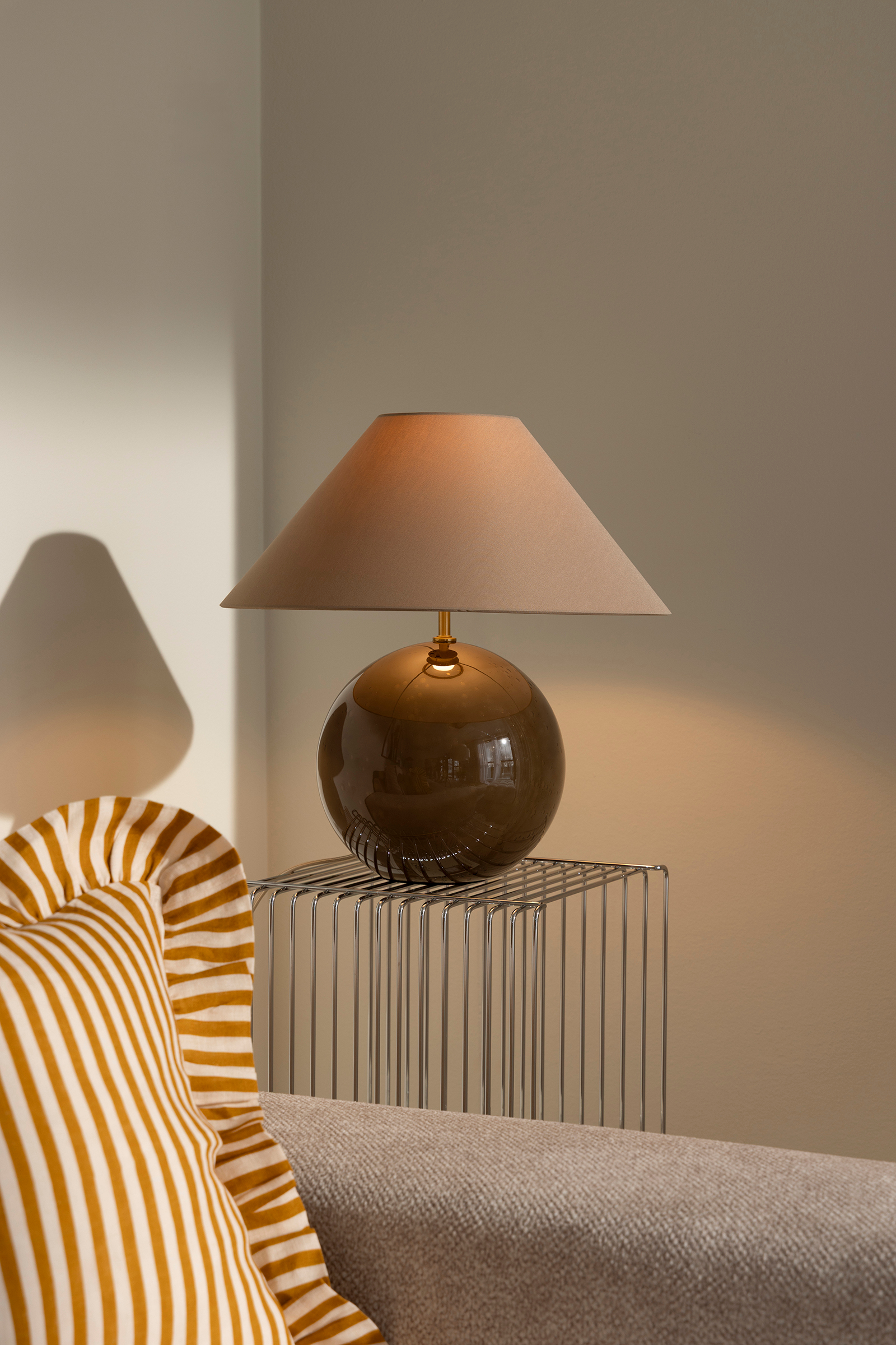 Table lamp Iris 45