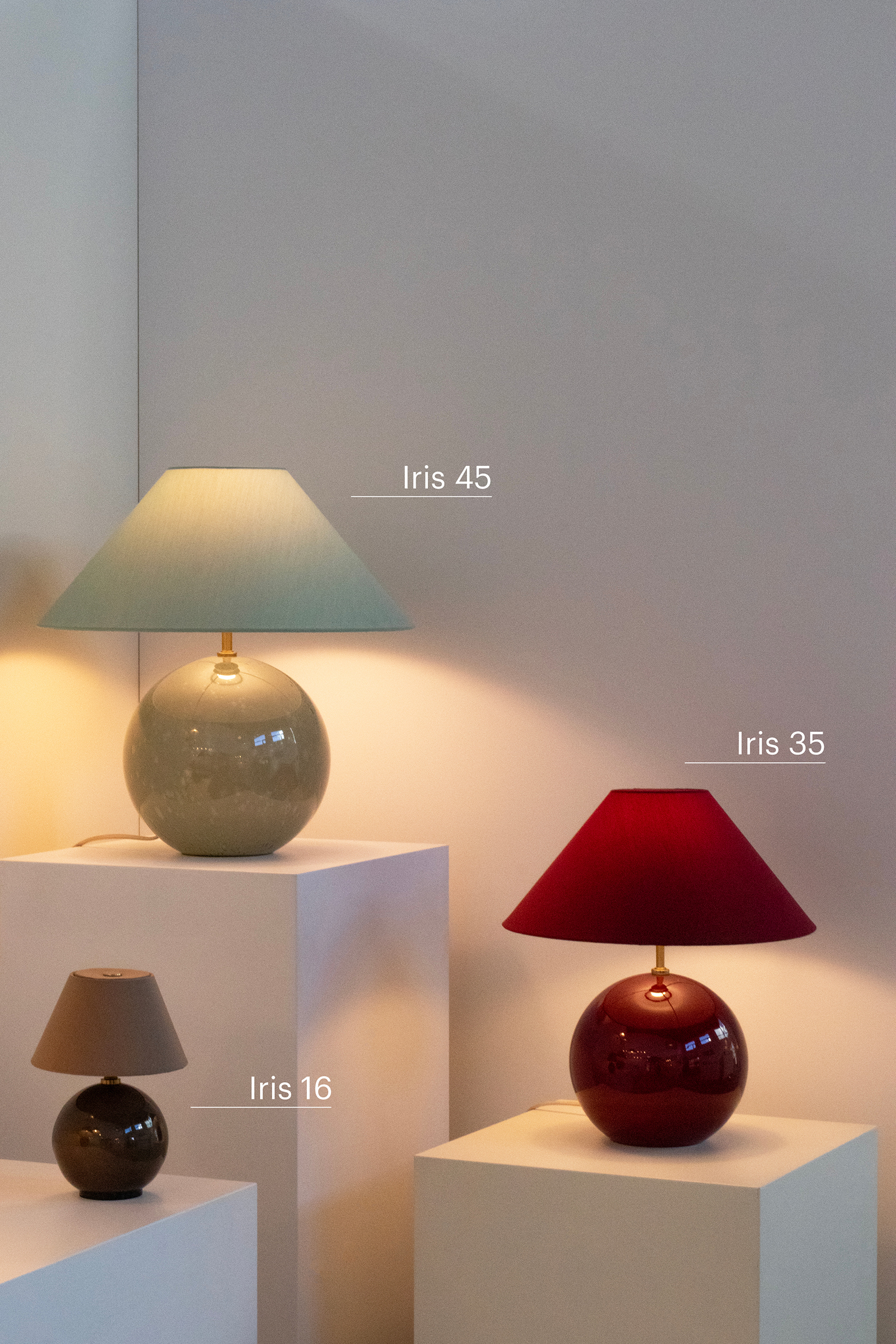 Table lamp Iris 45